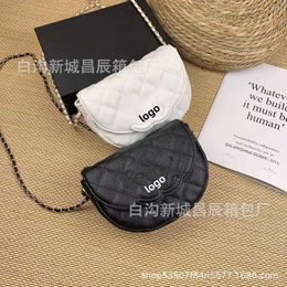 Shop Factory Wholesale Summer New Style Fragrant Black and White Chain Bag with Caviar Saddle French One Shoulder Crossbody Half Moon