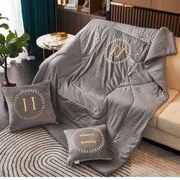 Fashion Letter Blankets Luxury Cushion Designer Decorate Bolster Luxurys Designers Cushion Blanket Pillow Home Decor Expenses Four230w