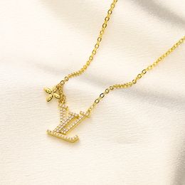 Designer Necklace Brand Letter Pendant Necklaces Gold Plated Chain Womens Jewellery Accessories Loves Gift