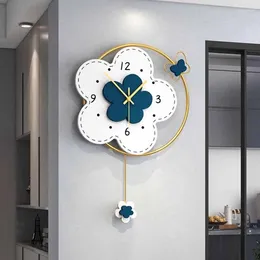 Wall Clocks Quiet Design Originality Cartoon Fashion Light Luxury European Minimalism Reloj De Pared Home Decoration