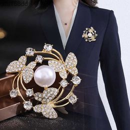 Pins Brooches High end brooch for highend women luxurious temperament and highend sense of luxury Suit accessories are highend and atmospheric imitating pearl butt