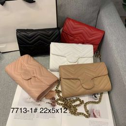 Store Online Handbag Clearance Promotion 2024 New Fashion Bag Diagonal Straddle Single Shoulder Womens 7713 Chain
