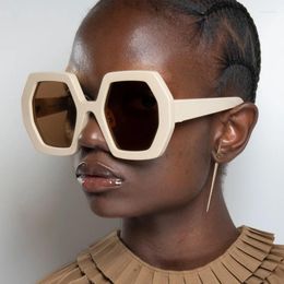 Sunglasses 2024 Brand Fashion Square Women Men Beige Gradient Lens Polygon Big Frame Sun Glasses Morden Retro Shades