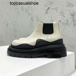 Bottegaa Vendetta Martin Green BVs Leather Soled Boots Top quality Ankle Boots Autumn Winter Chelsea Boots Luxury Designer British Wind Boots Mens Shoes