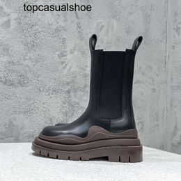 Bottegaa Vendetta Top BVs Black Brown quality Chelsea Boots Luxury Designer Midleg Leather Boots British Style Motorcycle Boots Outdoor Rider Boots Mens and Womens