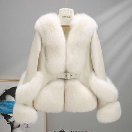 New Fox Hair 2023 Collar Spliced Sheepskin Integrated Women's Fur Coat Short And Young Style 8305