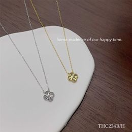 V Necklace Fu Shi S925 Sterling Silver Fashion Light Luxury Laser Lucky Clover Necklace Womens collarbone Chain Small and Simple Versatile