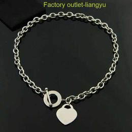 Designer silver pendant necklaceshaped necklace with bracelet Luxury womens fashion suit jewelry with packaging box Social gathering gifts tiffanans