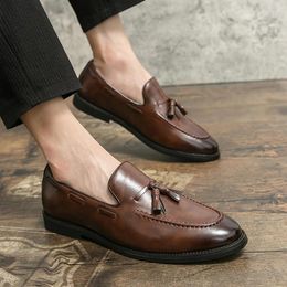 Casual Shoes 2024 Men's Business Negotiation Dating Formal Party Wedding Flat Bottom Comfortable Versatile Tassel Shoe
