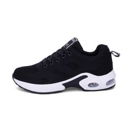 2024 hot running shoes trainers men women shoes black pink sneakers GAI 57