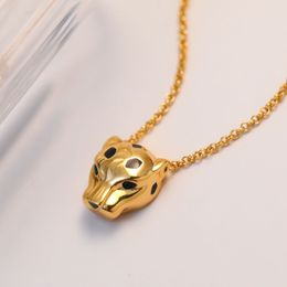 collana di alta qualità di lusso placcato oro 18 carati Collane con pendente in cristallo con riproduzioni ufficiali verdi diamants legers panthere 281a