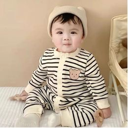 0-18M Rompers for baby Clothes 100% cotton winter baby girls boys clothes pinstripe Bodysuit bear outfit fashion 240305