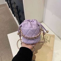 Shop Factory Wholesale Textured Small Bag Womens Ins 2024 New Early Spring Fashion Soft Leather Lingge Crossbody Chain Bucket
