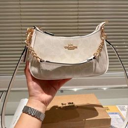 Factory Wholesale and Retail Design Bags Fashionable Bag Womens 2024 New Classic Flower Chain Underarm Simple Elegant One Shoulder Crossbody