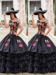 2022 Vintage Black Quinceanera Dresses Charro Mexican Embroidered Ruffles Satin Organza Off Shoulder Ball Gown Formal Evening Dres9349012