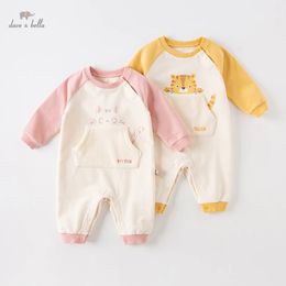 Dave Bella Spring Autumn Cotton born Fashion Cute Animal Tiger Cat Jumpsuit Suitable For Baby Crawling Clothing DB3223389 240307