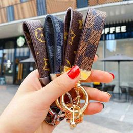 2021 Mens Waist Buckle Leather Presbyopia Keychain Pendant Car Key Chain Ring Fashion Couple Creative Gift H101172X6