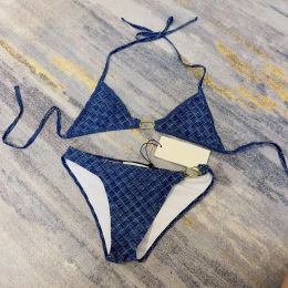 Designer-Bikini-Badebekleidung für Frauen beim Schwimmen und Wassersport. Sexy Anzüge, einteilige Bikinis