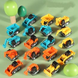 Diecast Model Cars 6pcs الأطفال سبيكة ألعاب Rebound هندسة مركبة نموذج حفارة محاكاة Crane Caroar Caroar Car Boy Gift Toy Car Christmas