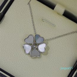 Titanium Steel Lucky Love Five Leaf Grass Necklace for Women's Light Luxury and Small Crowd collarbone Chain Simple, Fashionable and Gentle Style