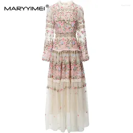 Casual Dresses MARYYIMEI 2024 Vintage Fashion Designer Dress Women's Mesh Embroidered Translucent Lantern Sleeve Slim White Long