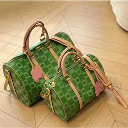 Boarding bag Sped Duffel Bag Designer Canvas Leather Large Capacity Womens Mens Luggage Tote Luxury Zipper Closure Shoulder