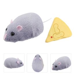 Remote Control Mouse Model Pet Teasing Toy Cat Teaser Playing Toys Mice Supplies Realistic Funny Chew 240229