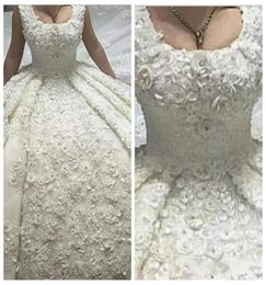 Luxurious Aline Wedding Dresses with Scoop Neckline Lace Long Train Handmade Flowers Pearls Appliques Sexy Bridal Gowns robe de m6195076