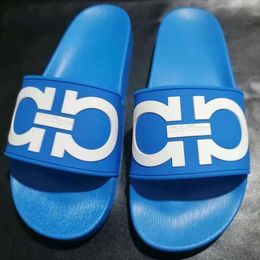 European Station Stars Same Style 2024 New Fashion Brand Couple Slippers Letter Fashion Brand Outdoor Comfortable Beach Slippers Designer Slippers Women 02