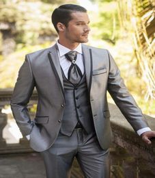 Handsome Shiny Silver Grey Groom Tuxedos Notch Lapel Man Prom Suit Party Dress Mens Business Suits Jacketpantsvesttie No4311981630