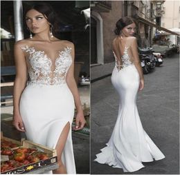 2021 Sexy Side Split Wedding Dresses Beach Lace Appliques Illusion Beach Bridal Dress Satin Bohemian Wedding Formal Gown Sheath We5162653