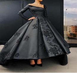 Black Vintage Long Sleeves Prom Evening Dresses A Line V Neck Embroidery Appliques High Low Women Occasion Party Gowns Quinceanera7008888