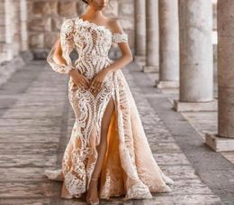 Graceful Champagne One Shoulder Thigh Slits Mermaid Evening Dresses Long Sleeve Lace Appliques Overskirt Pearls Beach Bridal Gowns8796784