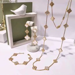 Pendant Necklaces designer luxury Dupe Elegant Clover Necklace Charm Diamond Silver Plated Agate 20 flower four-leaf clover for Girl Valentines Engagement