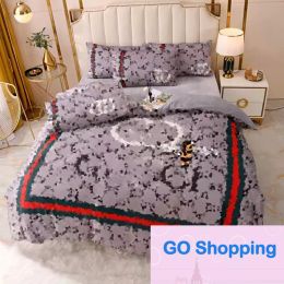 Bedding Sets Luxury Designer Fashion Dashed Letter Logo Printed Quilt Cover Pillow Case 4-piece Set of Pure Cotton Comfortable Bedding Set Bedroom Decoration