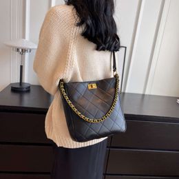 Shop Factory Wholesale 2024 New Small Fragrant Wind Womens Bag Chain Bucket Commuter Lingge Single Shoulder Crossbody High End Sense