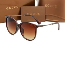 2024 Hot Fashion Designer Occhiali da sole Top Luxury Occhiali da sole rettangolari per donna Uomo Vintage Cat-Eye Frame Shades Thick Frame Nude Sunnies Occhiali da sole unisex con scatola