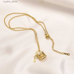 Colares de pingente de luxo banhado a ouro colares de aço inoxidável gargantilha carta pingente declaração moda mulheres colar de cristal jóias de casamento l240311
