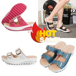 2024 Designer Gai Slipper Slides Sandals Fashion Macaron Ladies Summer Flip Flip Flip Slifors Sandalo basso prezzo