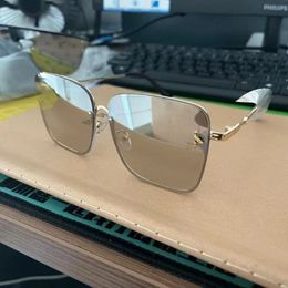 2023 occhiali da sole di lusso firmati Designer lettera da donna Occhiali da uomo Occhiali da vista per occhiali da donna montatura Vintage Metal Sun Gla3526