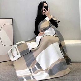 Quality Cashmere Blankets Luxury Letter Home Travel Throw Summer Air Conditioner Blanket Beach Blanket Towel Womens Soft Shawl203W