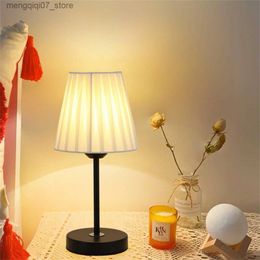 Lamps Shades Nordic Retro Pleated Table Lamp Fabric Desk Light LED Night Light Bedroom Bedside Lamp Girly Atmosphere Lamps for Home Decor L240311