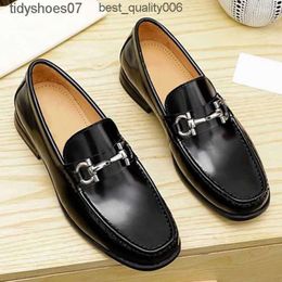 Feragamo Ferra New top layer cowhide business casual shoes horseshoe buckle metal buckle versatile mens shoes low cut s fashionable leather shoes F88N