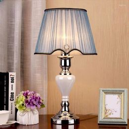 Table Lamps European Desk Lamp Ceramic Retro American Light Luxury Bedroom Bedside Warm Living Room Pastoral French Wedding