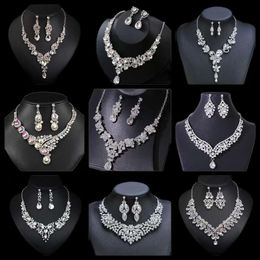 Diamant-Braut-Halsketten-Ohrring-Set für Bankett und Party. Übertriebene modische Kleideraccessoires