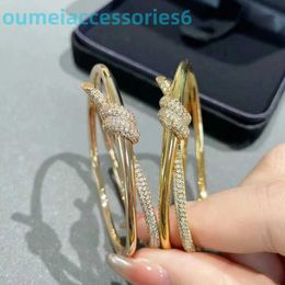 2024 Designer Luxury Brand Jewelry Bracelets v Home for Women 18k Rose Gold Kont Twisted Cord with Diamond Bow Bracelet Fashion