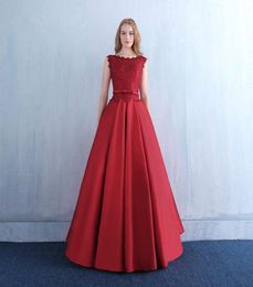 Scoop Neck Satin Evening Dresses with Pockets 2020 Red Burgundy Floor Length Evening Gowns with Lace Appliques4428926