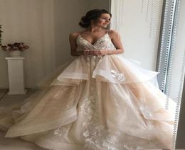 Tiered ALine Champagne Spaghetti Wedding Dresses Applique Lace Ruffle Hollow Backless Bridal Gowns Wedding Dress PromGown1184196