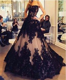 Lace Appliques Ball Gown Evening Dress Strapless Sleeveless Black and Nude Prom Gowns vestido largo de fiesta2496207