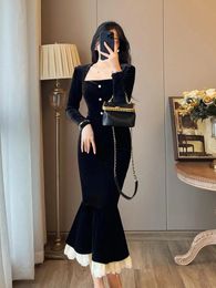 French Black Lace Patchwork Square Neck Wrap Hip Fishtail Dress Autumn Women Vintage Slim Evening Party Velvet Long Dresses 240311